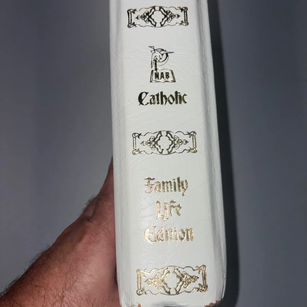 Catholic Holy Bible Family Life Edition NAB White Bonded Leather Gold Gilt